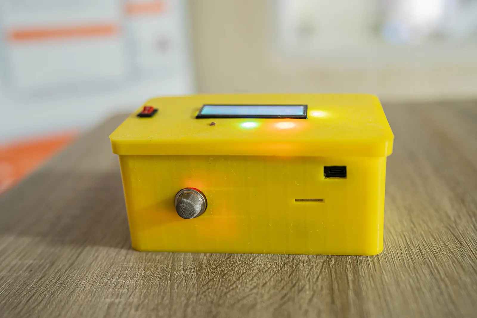 Boîtier de capteurs ApiConnect imprimé en 3D, écran allumé