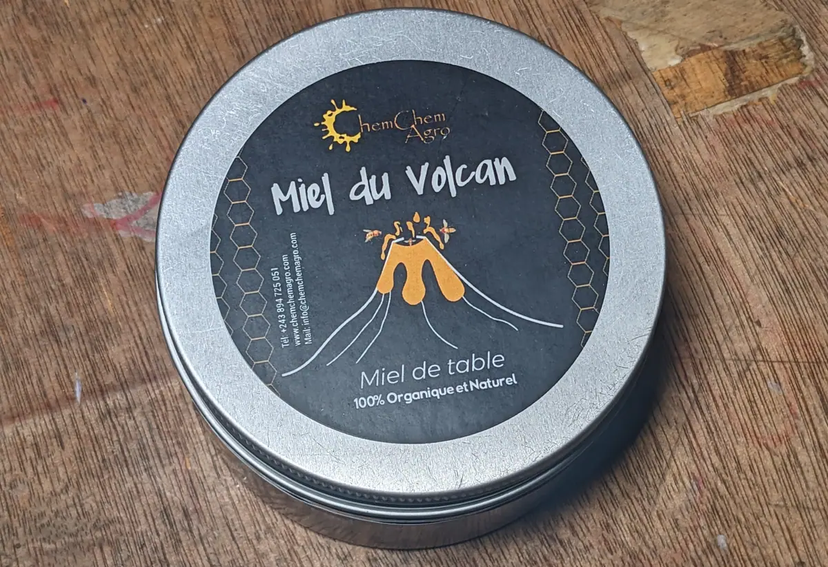 Couvercle d’un pot Miel du Volcan, miel de table 100 % organique et naturel